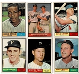 Lot of 877 1961 Topps Baseball Cards #1-524